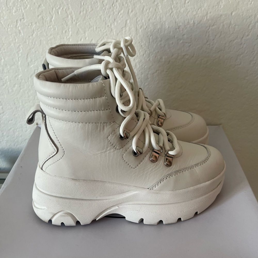 Steve madden platform boots